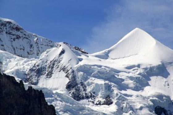 انتشال جثتي شاب وصديقته من متسلقي الجبال صورة رقم 2