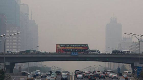 بكين تباغت سواقها في الضباب الدخاني.. وقد تدفعهم غرامات باهظة صورة رقم 1