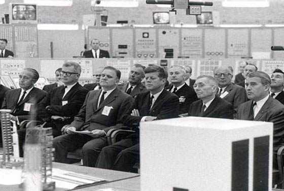 نظرية جديدة.. الصحون الطائرة هي التي قتلت الرئيس كيندي!! صورة رقم 1 نظرية جديدة.. الصحون الطائرة هي التي قتلت الرئيس كيندي!! صورة رقم 1