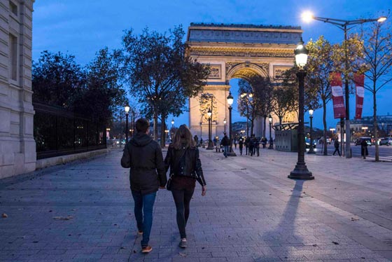 باريس تتصادق مع البيئة.. وتبعد السيارات عن الشانزليزيه يوما في الشهر صورة رقم 4 باريس تتصادق مع البيئة.. وتبعد السيارات عن الشانزليزيه يوما في الشهر صورة رقم 4