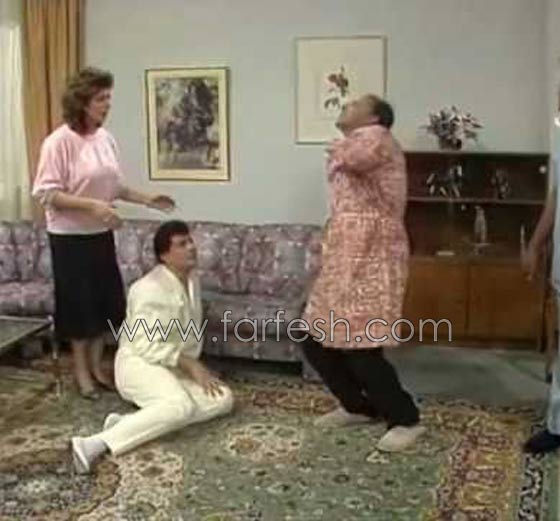 فيديو نادر: صلاح السعدني يضرب عمرو دياب ويطرده من منزله قبل 30 عاما! صورة رقم 1