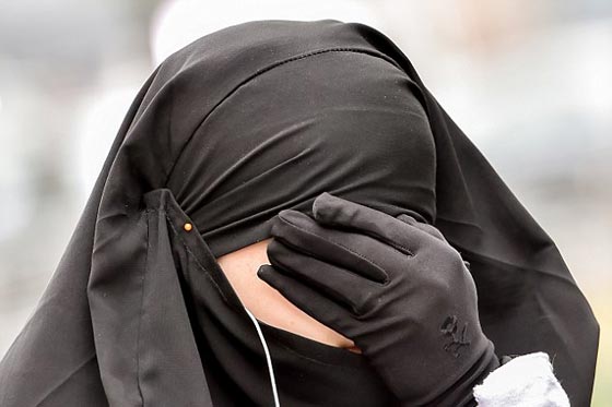 تعذيب فتاة سورية حتى الموت لعدم التزامها بزي فرضه داعش صورة رقم 2