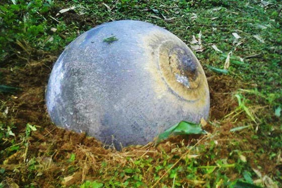  صور مذهلة.. ما حقيقة الاجسام الفضائية التي سقطت على فييتنام  صورة رقم 1