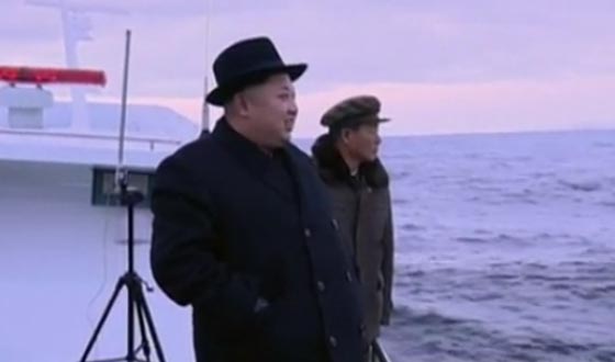  زعيم كوريا الشمالية يستفز الجنوبية بصاروخ بالستي يطلق من غواصة صورة رقم 1