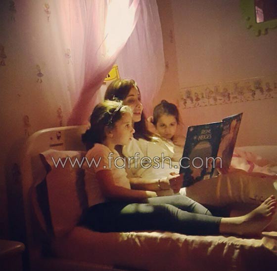 صور ابنة نانسي عجرم تغني ترانيم عيد الميلاد وتنافس والدتها صورة رقم 11