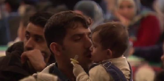 لاجئون سوريون في كندا يتعرضون لهجوم بغاز الفلفل صورة رقم 4 لاجئون سوريون في كندا يتعرضون لهجوم بغاز الفلفل صورة رقم 4