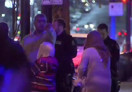 لاجئون سوريون في كندا يتعرضون لهجوم بغاز الفلفل صورة رقم 5 لاجئون سوريون في كندا يتعرضون لهجوم بغاز الفلفل صورة رقم 5