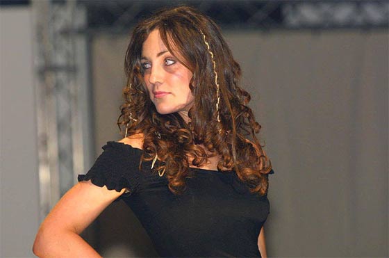 صور نادرة: كيف تحولت كيت ميدلتون من طفلة عادية جميلة الى اميرة صورة رقم 14 صور نادرة: كيف تحولت كيت ميدلتون من طفلة عادية جميلة الى اميرة صورة رقم 14