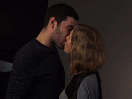 التصدي لمنع رواية حب بين اسرائيلية وفلسطيني.. بالقبلات صورة رقم 2 التصدي لمنع رواية حب بين اسرائيلية وفلسطيني.. بالقبلات صورة رقم 2