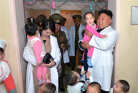  اصغر زعيم بالعالم.. صريح، فكاهي، يعشق كرة السلة ويتحدى امريكا صورة رقم 7