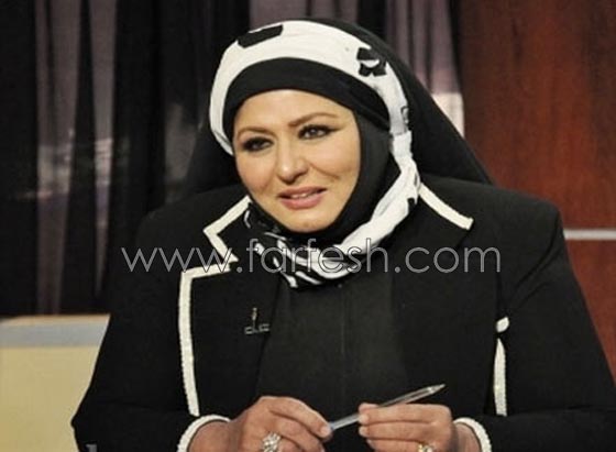 فيديو قبلة سهير رمزي لصابرين على الفم لا يزال يثير ضجة وسهير ترد: هذا عادي وليس شذوذ   صورة رقم 2