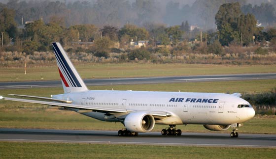 العثور على جثة رجل مجهول في تجويف عجلة طائرة فرنسية صورة رقم 1 العثور على جثة رجل مجهول في تجويف عجلة طائرة فرنسية صورة رقم 1