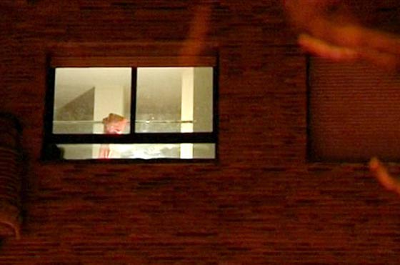 لم يصدق الزوجان ان ابنهما مات.. فاقاما مع جثته المتعفنة شهرين صورة رقم 4