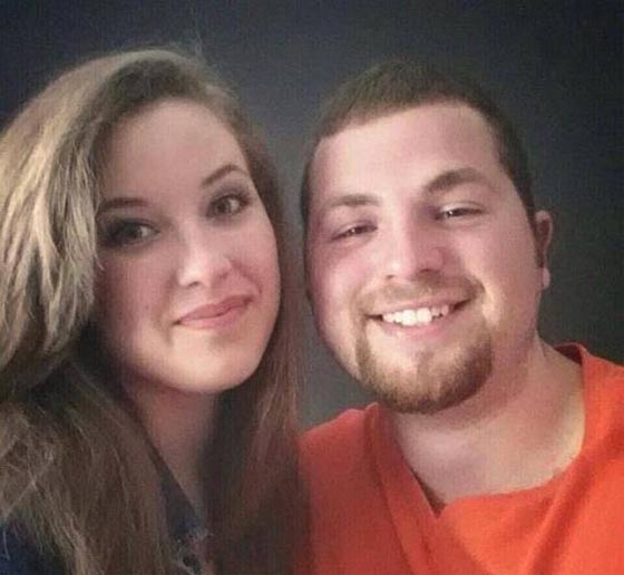 لم يصدق الزوجان ان ابنهما مات.. فاقاما مع جثته المتعفنة شهرين صورة رقم 1