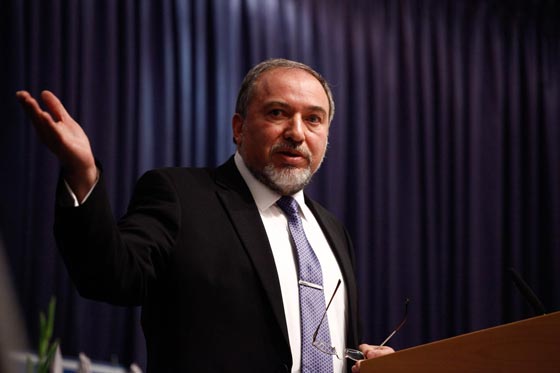 الليبرمان الاسرائيلي يدعو لاغتيال هنية صورة رقم 1