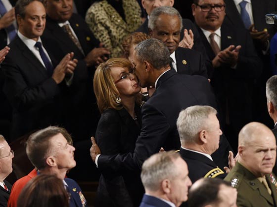 أوباما يحث الكونغرس على السماح باستخدام القوة العسكرية ضد تنظيم 