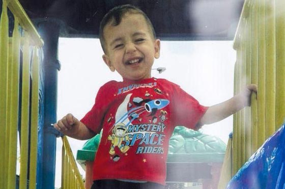 شارلي ايبدو تعلن عداءها للطفل ايلان.. لوعاش لاصبح متحرش!! صورة رقم 3