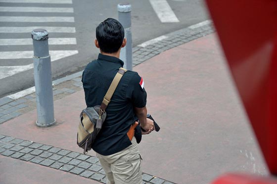 جاكرتا تشهد عدة انفجارات.. احدها قرب مكتب الامم المتحدة صورة رقم 8