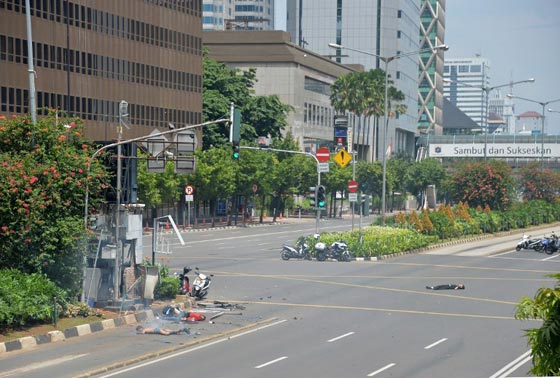 جاكرتا تشهد عدة انفجارات.. احدها قرب مكتب الامم المتحدة صورة رقم 17