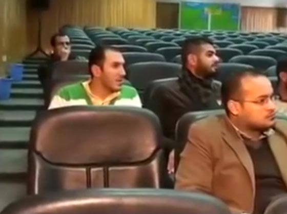 طلب استاذ مصري من طالب جامعي انزال علم كردستان يثير جدلا واسعا صورة رقم 3