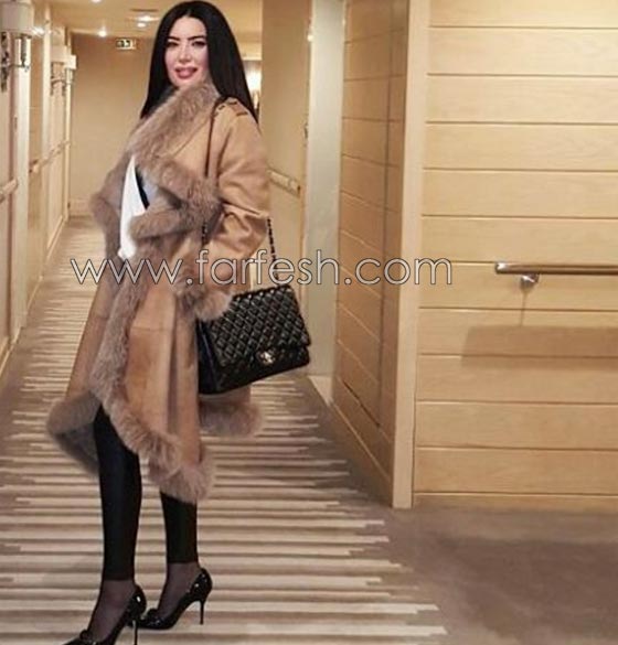 صور محمد منير مع عبير صبري تثير زوبعة بين الجمهور صورة رقم 2