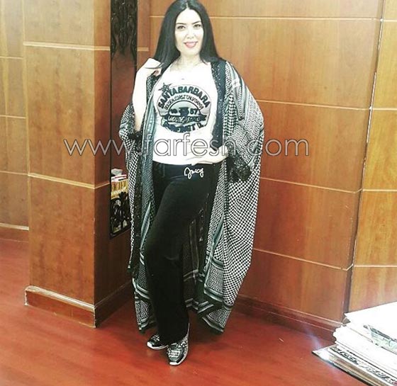 صور محمد منير مع عبير صبري تثير زوبعة بين الجمهور صورة رقم 4