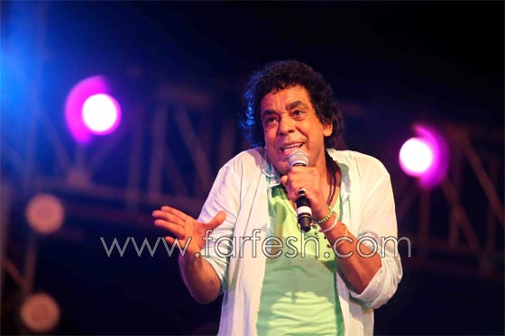 صور محمد منير مع عبير صبري تثير زوبعة بين الجمهور صورة رقم 6
