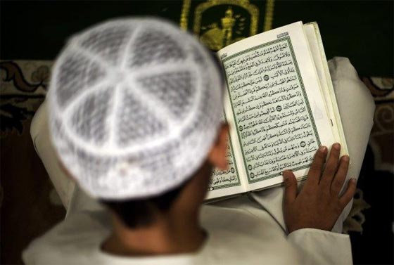 الباكستان: اعتقد انه كافر فقطع يده وقدمها على طبق لامام المسجد!! صورة رقم 1 الباكستان: اعتقد انه كافر فقطع يده وقدمها على طبق لامام المسجد!! صورة رقم 1