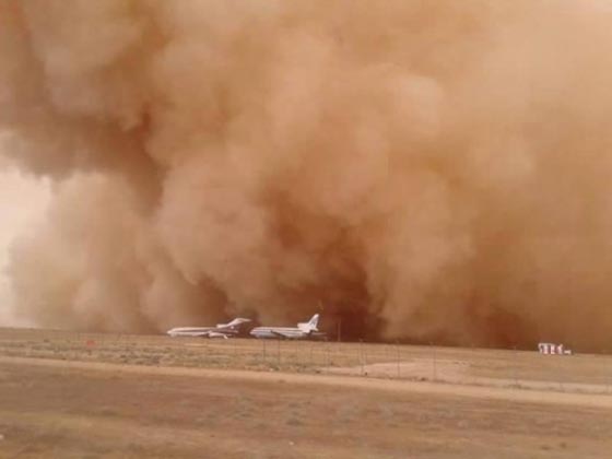 عاصفة ترابية تجتاح مصر والاردن واغلاق بعض الموانئ والمطارات صورة رقم 1 عاصفة ترابية تجتاح مصر والاردن واغلاق بعض الموانئ والمطارات صورة رقم 1