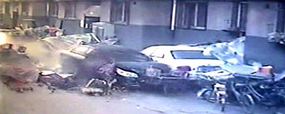 قاد سيارته بدون رخصة فهكذا كانت النتيجة.. صور وفيديو صورة رقم 2