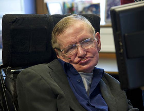 ستيفن هوكينغ يقر بوجود شعر ناعم في الثقوب السوداء صورة رقم 2