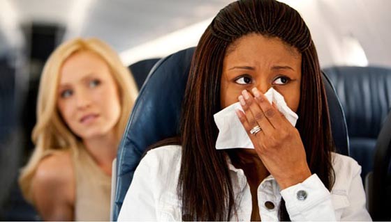 اليكم بعض آداب السلوك في الطائرات.. لا تمشوا حفاة واحذروا الحفاظات صورة رقم 2