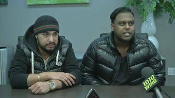 طرد شركة طيران امريكية لـ 3مسلمين وسيخي من رحلتها يكلفها غاليا صورة رقم 2