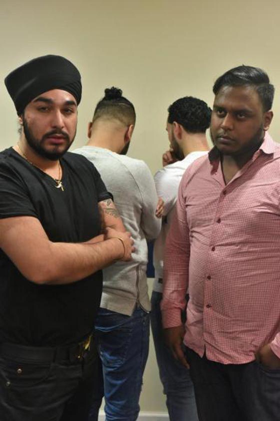 طرد شركة طيران امريكية لـ 3مسلمين وسيخي من رحلتها يكلفها غاليا صورة رقم 1