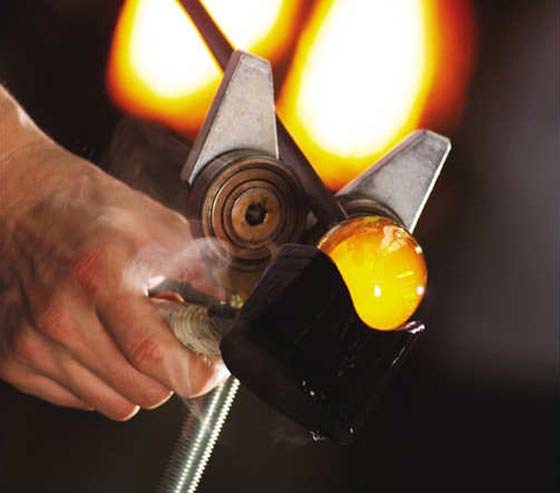 جديد في عالم النبيذ.. كؤوس غير شكل تكتسح العالم باثمان باهظة!! صورة رقم 4 جديد في عالم النبيذ.. كؤوس غير شكل تكتسح العالم باثمان باهظة!! صورة رقم 4