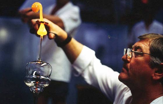 جديد في عالم النبيذ.. كؤوس غير شكل تكتسح العالم باثمان باهظة!! صورة رقم 2 جديد في عالم النبيذ.. كؤوس غير شكل تكتسح العالم باثمان باهظة!! صورة رقم 2