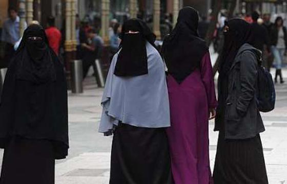 منع النقاب في المدارس البريطانية يلقى تأييدا حكوميا رسميا!! صورة رقم 1