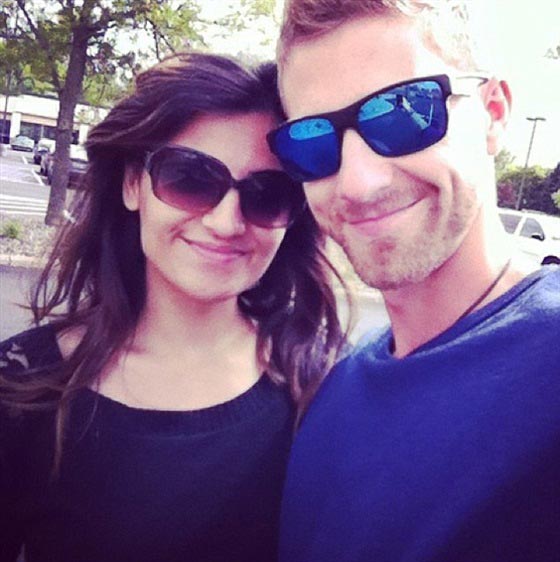 فنان امريكي يعدم زوجته المسلمة وابنته وينتحر.. ويكتب بدمها الله اكبر صورة رقم 1 فنان امريكي يعدم زوجته المسلمة وابنته وينتحر.. ويكتب بدمها الله اكبر صورة رقم 1