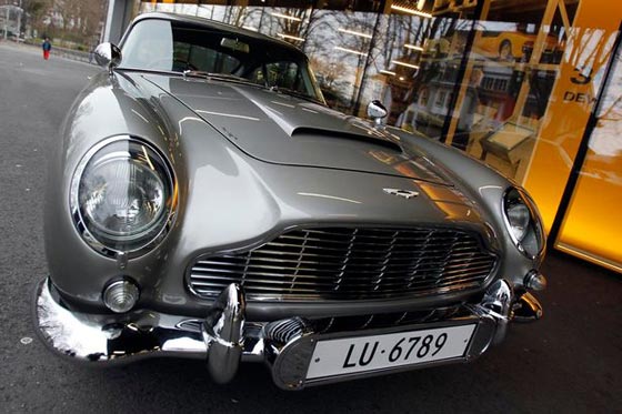 اهم المقتنيات التي دفع فيها المعجبون الملايين لتكون تذكارا لافضل الافلام صورة رقم 2