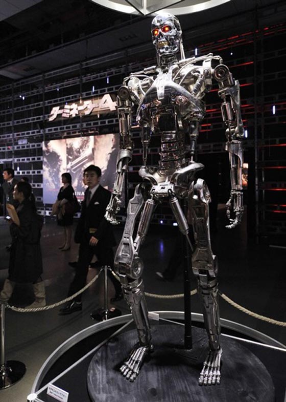 اهم المقتنيات التي دفع فيها المعجبون الملايين لتكون تذكارا لافضل الافلام صورة رقم 4