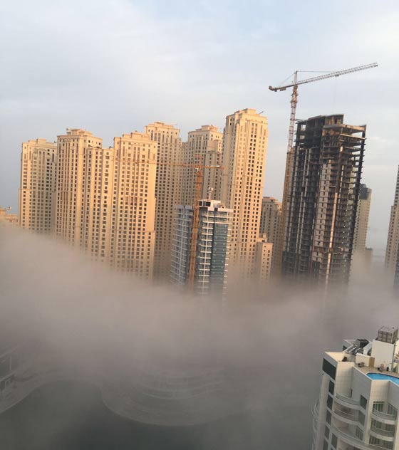 صور الضباب الكثيف يخفي ابراج دبي صورة رقم 3
