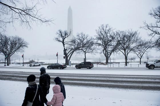 صور عاصفة ثلجية غير مسبوقة توقف الحياة في امريكا صورة رقم 3