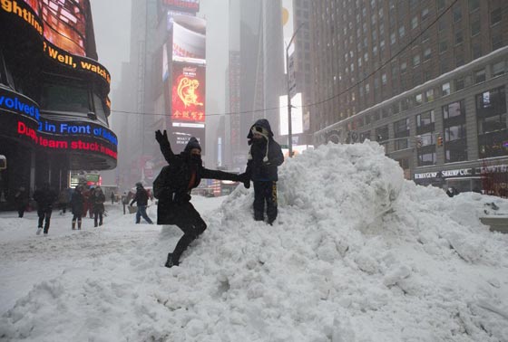 صور عاصفة ثلجية غير مسبوقة توقف الحياة في امريكا صورة رقم 19