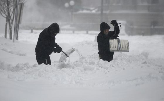 صور عاصفة ثلجية غير مسبوقة توقف الحياة في امريكا صورة رقم 21