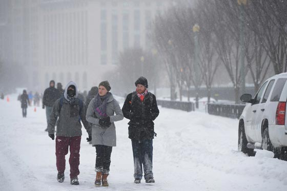 صور عاصفة ثلجية غير مسبوقة توقف الحياة في امريكا صورة رقم 28