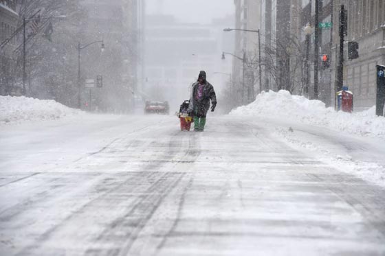 صور عاصفة ثلجية غير مسبوقة توقف الحياة في امريكا صورة رقم 29