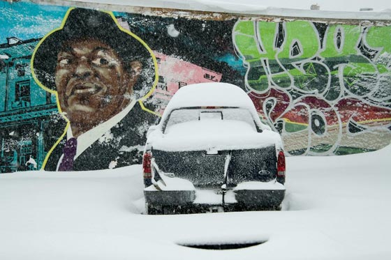 صور عاصفة ثلجية غير مسبوقة توقف الحياة في امريكا صورة رقم 42