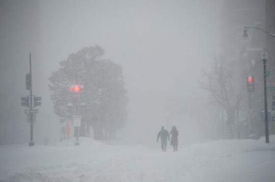 صور عاصفة ثلجية غير مسبوقة توقف الحياة في امريكا صورة رقم 49