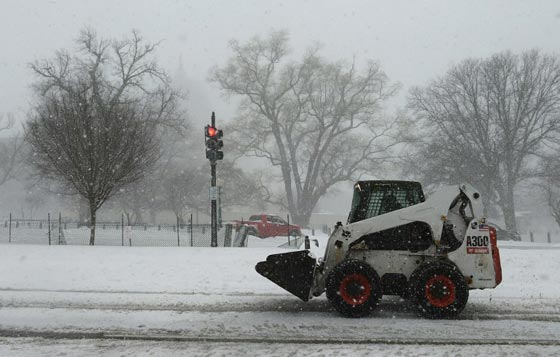 صور عاصفة ثلجية غير مسبوقة توقف الحياة في امريكا صورة رقم 50