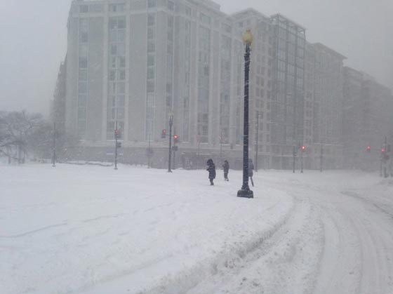 صور عاصفة ثلجية غير مسبوقة توقف الحياة في امريكا صورة رقم 53